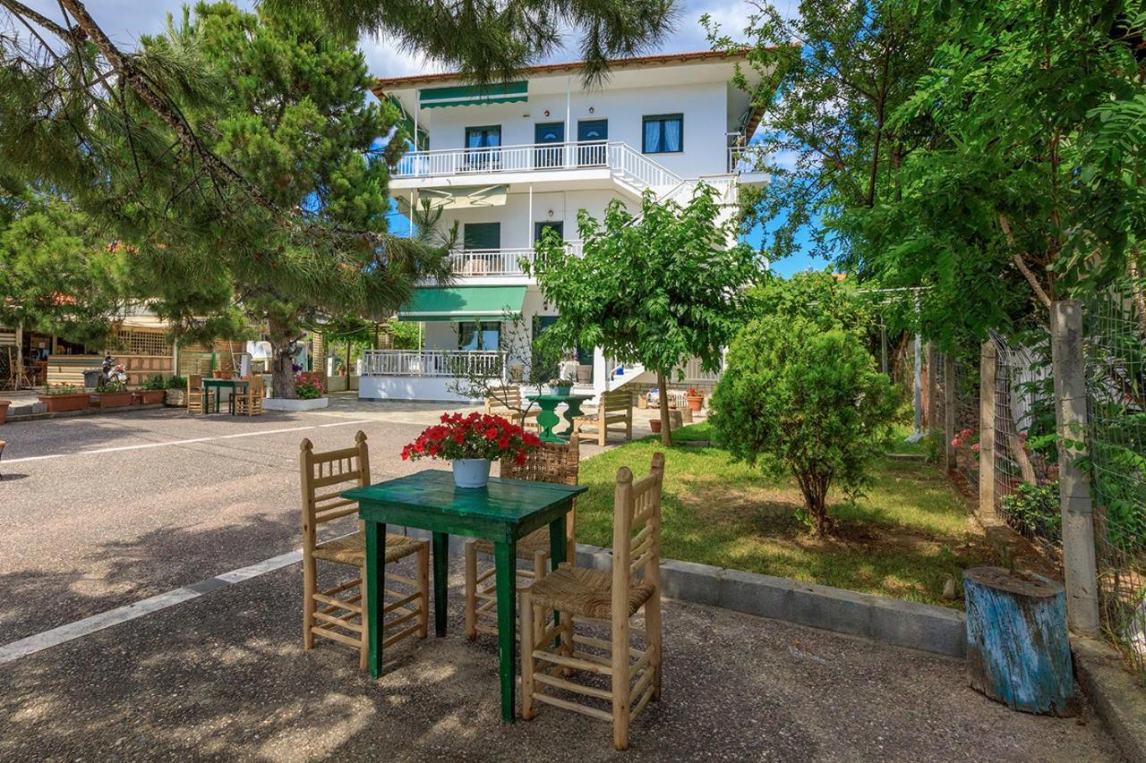 Agapitos Apartments Nikiti  Esterno foto